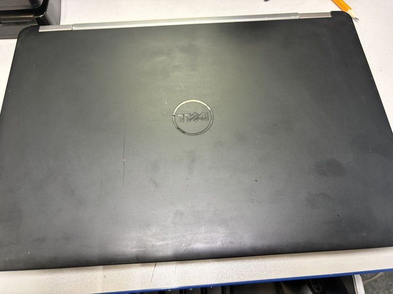Дешиво Dell 14/core i5 6300u ddr3/8gb ddr3/hdd *відсутній/ssd 256 gb/*інтегрована с ломбарда