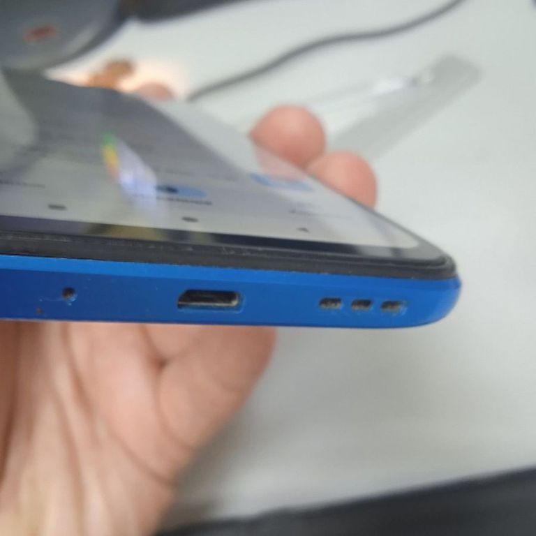 Дешиво Xiaomi redmi 9a 2/32gb с ломбарда