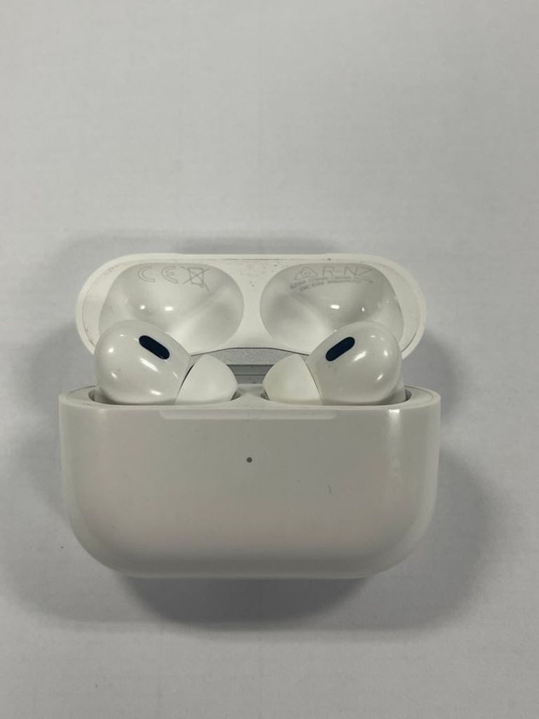 Купить Apple airpods pro 2nd generation with magsafe charging case usb-c Б/У