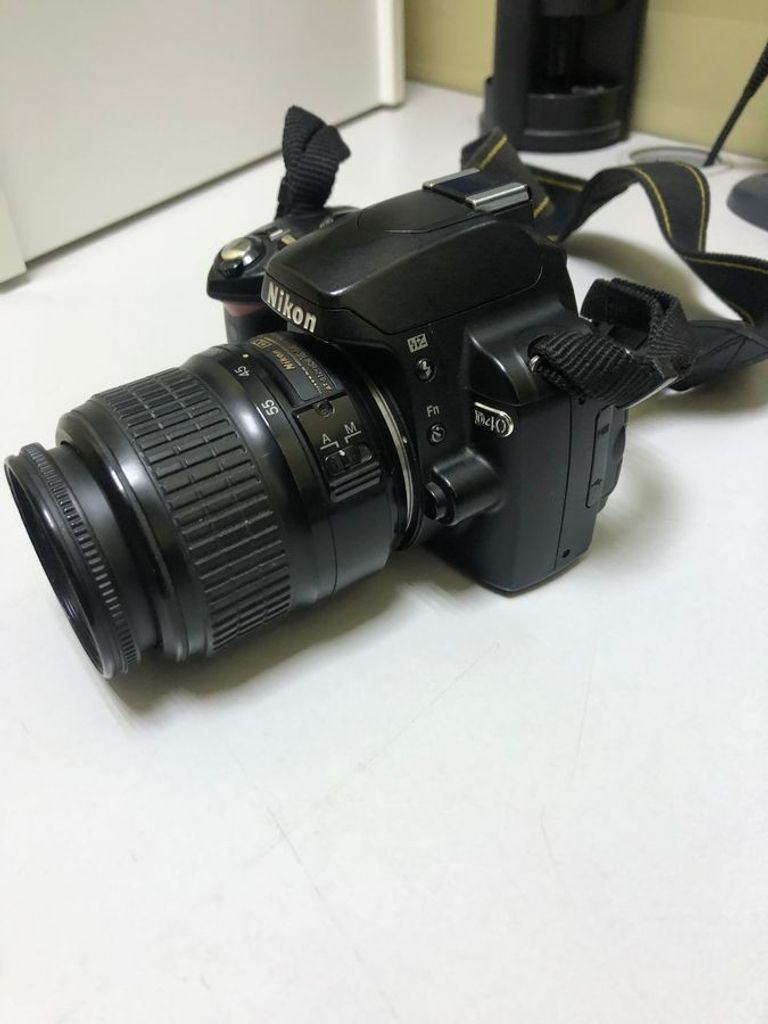 Дешиво Nikon d40 / dx af-s nikkor 18-55mm 1:3.5-5.6g с ломбарда