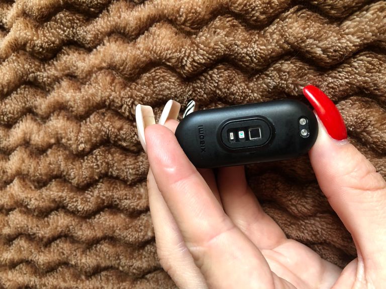 Дешиво Xiaomi Mi Smart Band 7 Black (BHR6008GL/BHR6007CN) с ломбарда