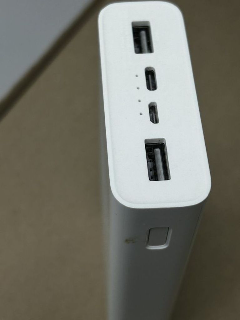 Купити Xiaomi mi power bank 3 20000 mah usb-c 18w Б/У