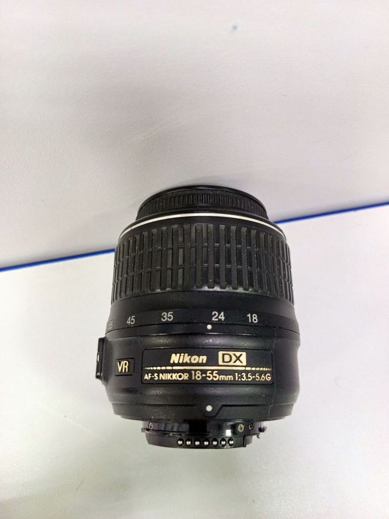 Купити Nikon AF-S DX Zoom-Nikkor 18-55mm f/3,5-5,6G VR Б/У
