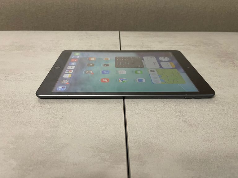 Apple iPad A2603 MK663LL/A (9 Gen), 10.2", A13 Bionic, 64GB, 4G LTE Код:null. Зображення 5