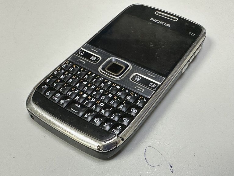 Розпродаж Nokia e72, продавець Техноскарб