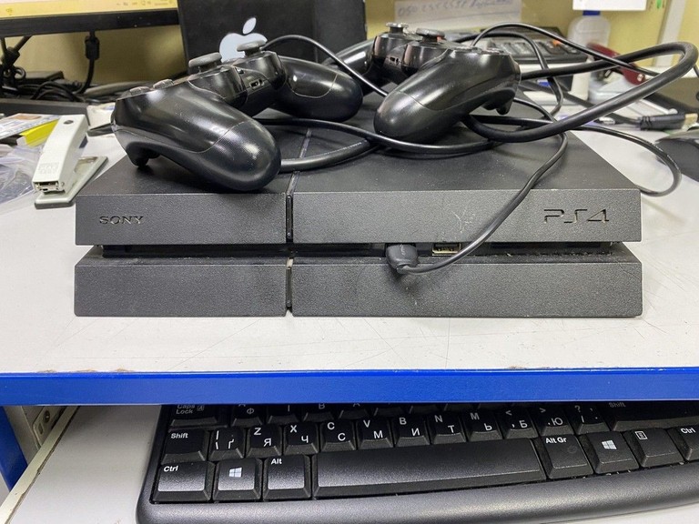 Дешиво Sony playstation 4 1tb с ломбарда
