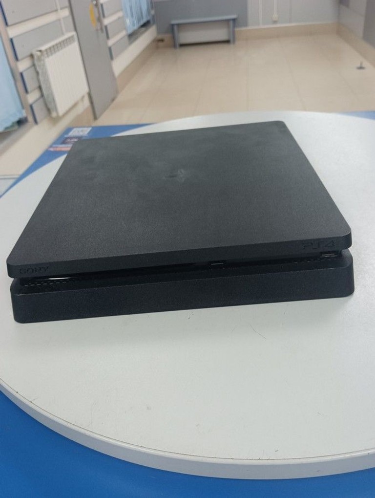 Купить  Sony PlayStation 4 Slim 1TB Black Б/У