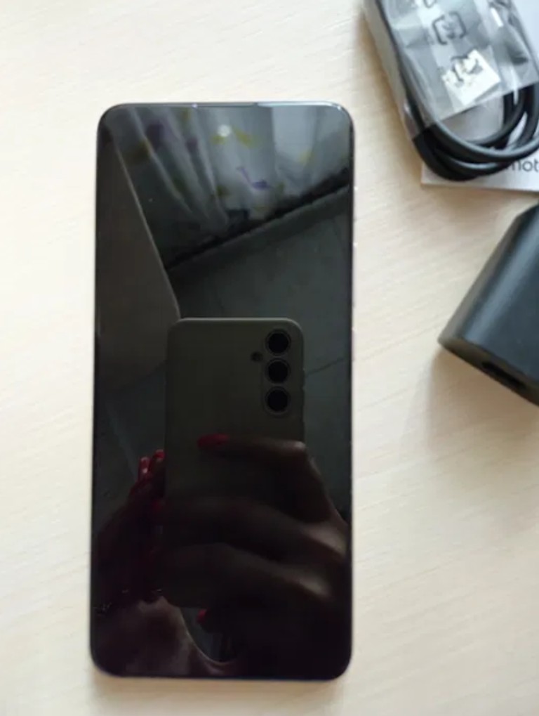 Оголошення Motorola E40 4/64GB Pink Clay (PAVK0004) Б/У