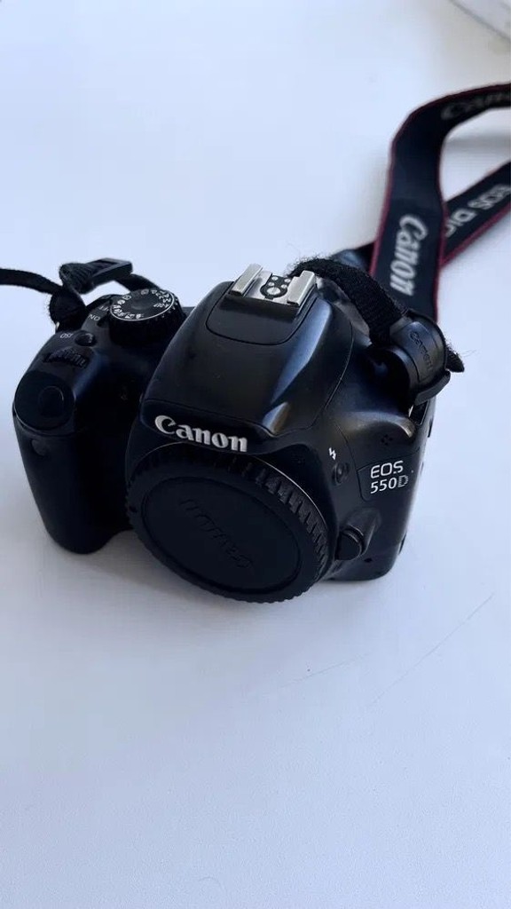 Дешиво Canon EOS 550D с ломбарда