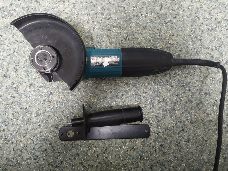 Дешево Makita GA5030 з ломбарду