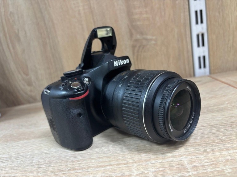Купити Nikon d5100 + nikon dx af-s nikkor 18-55mm 1:3,5-5,6g vr Б/У