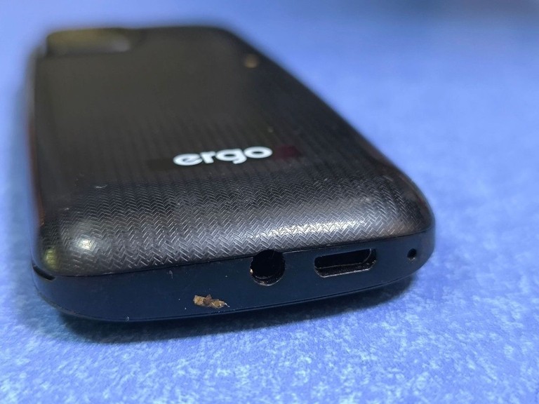 Дешево Ergo B184 Black з ломбарду