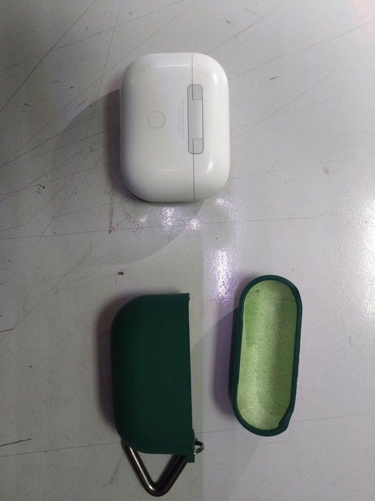 Дешево Apple airpods pro 2nd generation with magsafe charging case usb-c з ломбарду