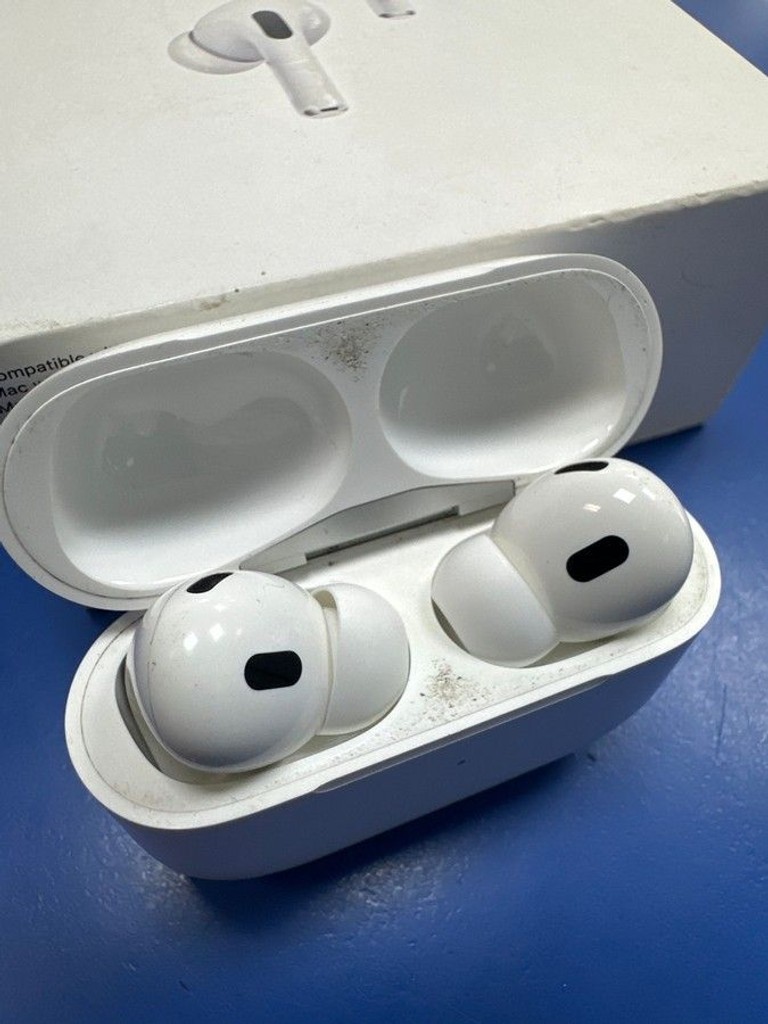 Оголошення Apple airpods pro 2nd generation with magsafe charging case usb-c Б/У