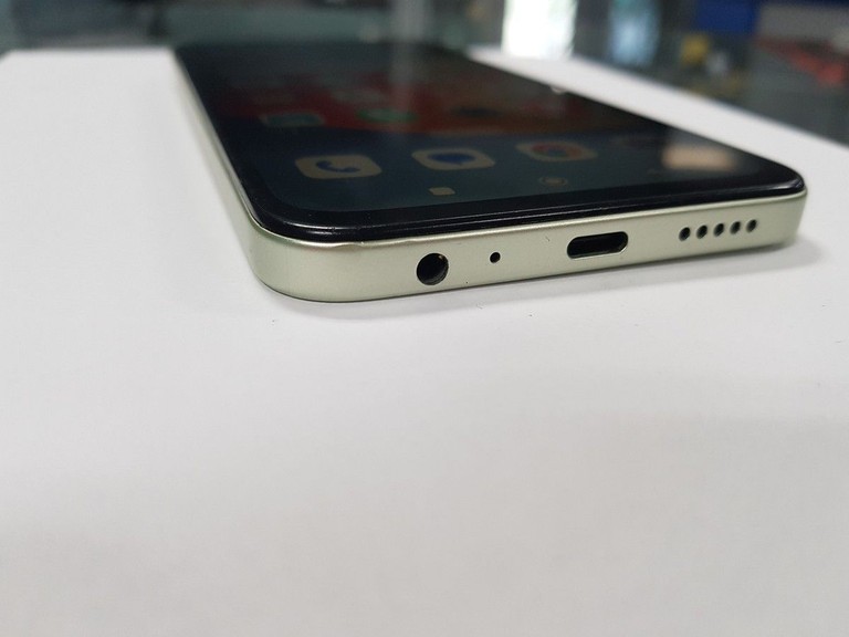 Дешиво Xiaomi Redmi A7 Pro 4/64GB Black с ломбарда