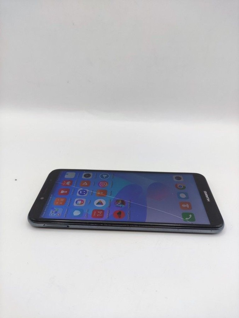 Huawei y6 2018 2/16gb Код:01-201160723. Изображение 6