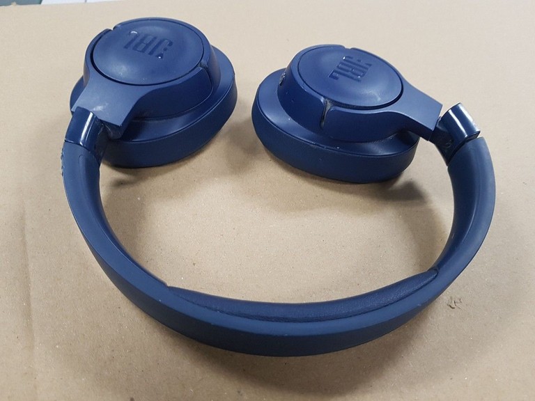 Дешиво Jbl tune 720bt с ломбарда