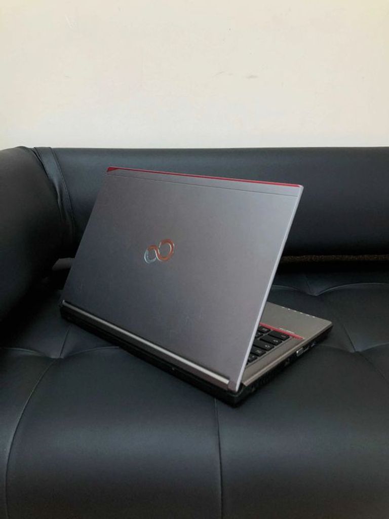 Fujitsu LifeBook E746/13.9"HD/i5-6300U/8GB/256GB/ГАРАНТІЯ