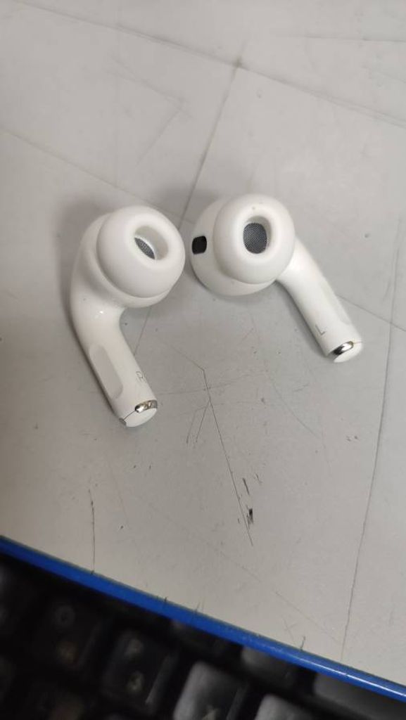 Apple AirPods Pro 2nd generation (MQD83)