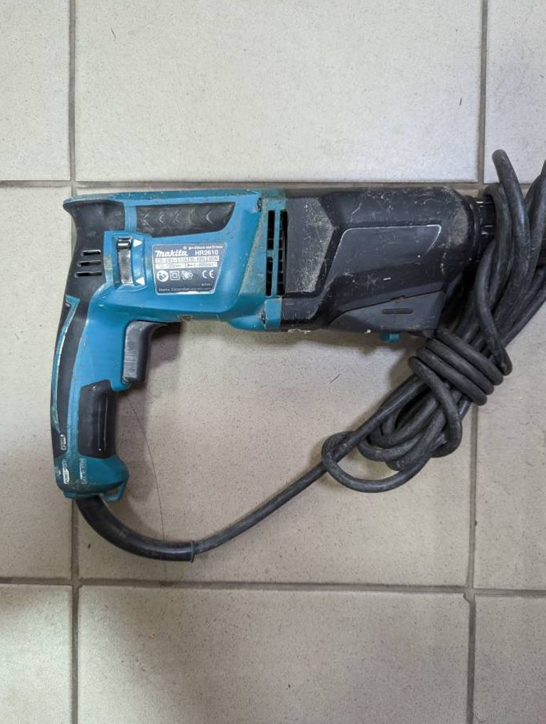 Makita HR2610