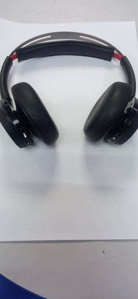 Купить Plantronics Voyager Focus UC B825-M (202652-104) Б/У