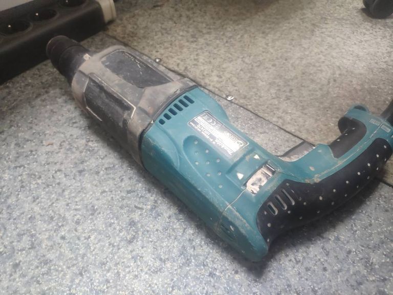 Makita HR2470