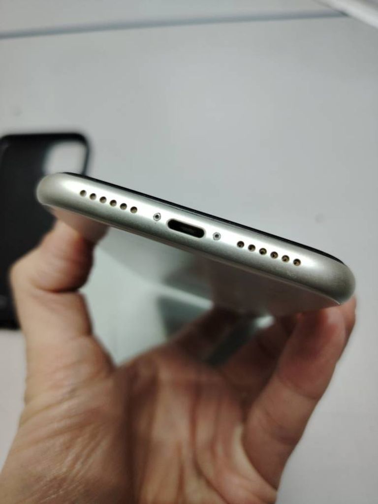 Розпродаж Apple iphone 11 64gb, продавець Техноскарб