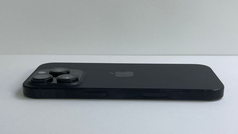 Apple iphone 16 pro 128gb Код:01-200483919. Зображення 7