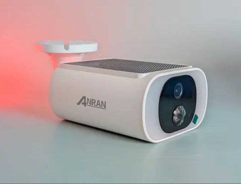 Оголошення Акція! Вулична Wi-Fi IP камера ANRAN C3 2K 3MP із сонячною панеллю, нічною підсвіткою, датчиком руху. Нова.  Б/У