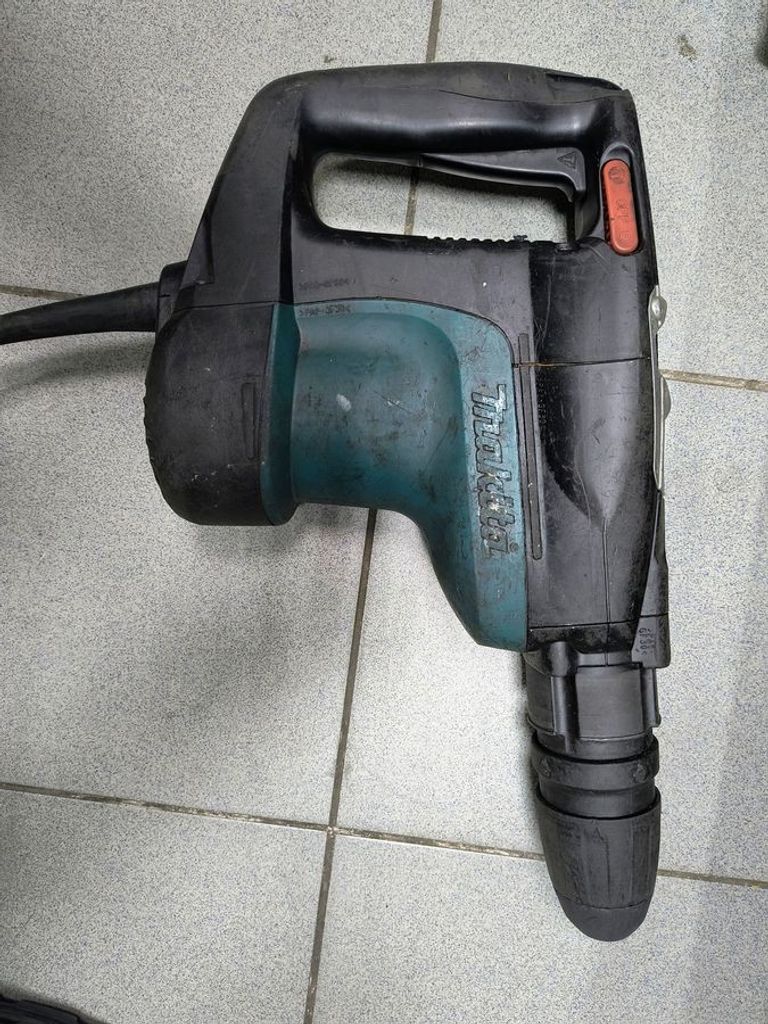 Объявление Makita HR4001C Б/У