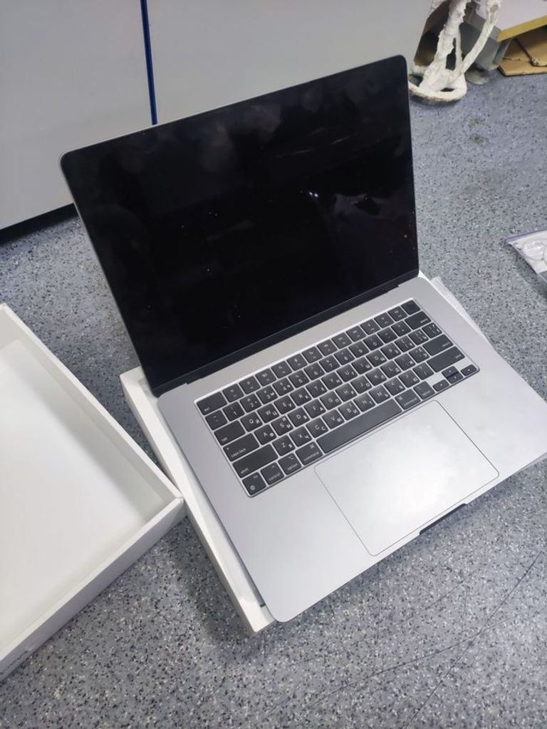 Купить Apple MacBook Air 13,6" M3 2024 Silver (MXCT3) Б/У