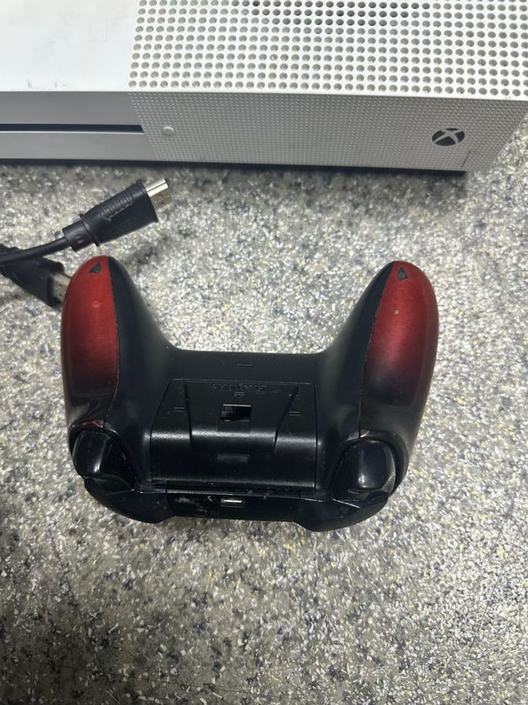 Microsoft Xbox One S 1TB Код:01-200612115. Зображення 5