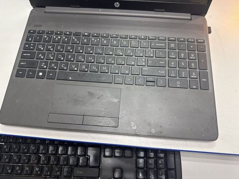 Hp 15/ryzen 5 5625u ddr4/8gb ddr4/hdd 500 gb/ssd *відсутній/*інтегрована Код:01-200583303. Зображення 5