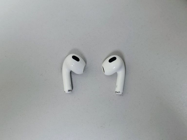 Дешево Apple airpods 3rd generation з ломбарду
