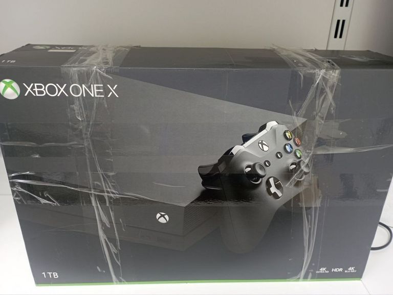 Розпродаж Microsoft Xbox One X 1TB White, продавець Техноскарб