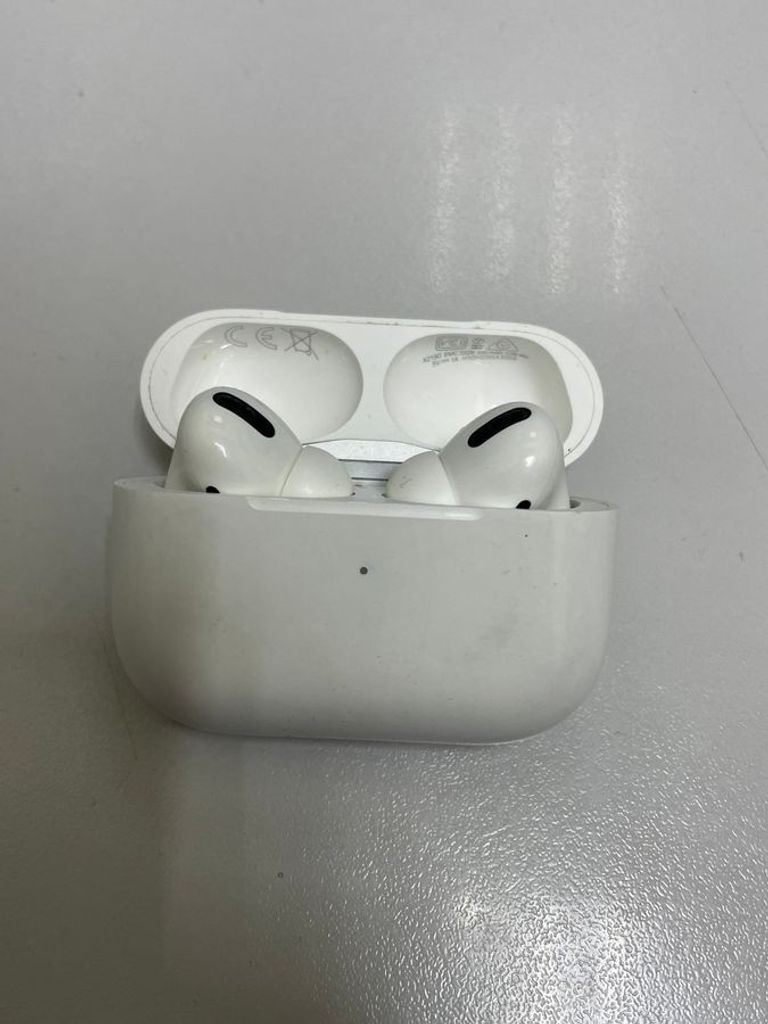Дешиво Apple AirPods Pro (MWP22) с ломбарда