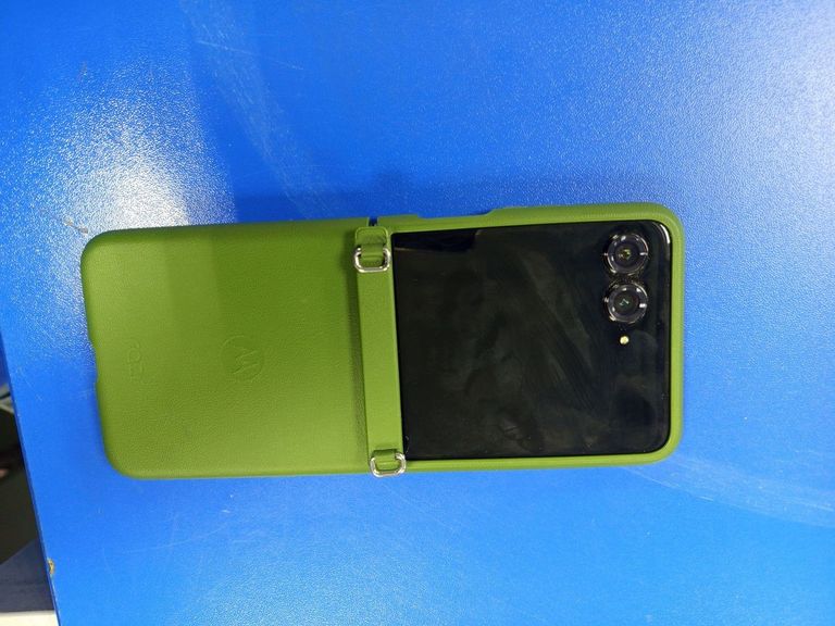 Оголошення Motorola Razr 50 Ultra 12/512GB Midnight Blue Б/У