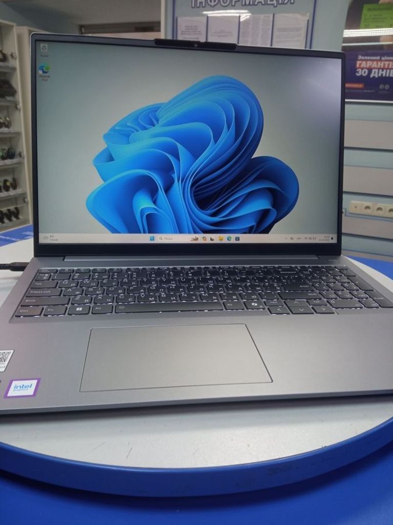 Купити Lenovo 16/core i5-1335u ddr5/16gb ddr5/hdd *відсутній/ssd 1000 gb/*інтегрована Б/У
