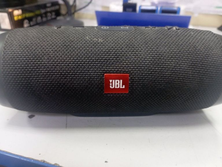 Оголошення JBL Charge 3 Red (CHARGE3RED) Б/У