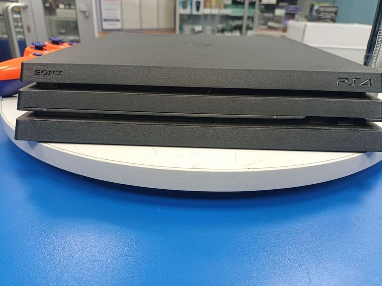 Дешиво Sony playstation 4 pro с ломбарда