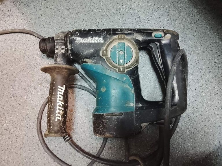 Купить Makita HR2810 Б/У