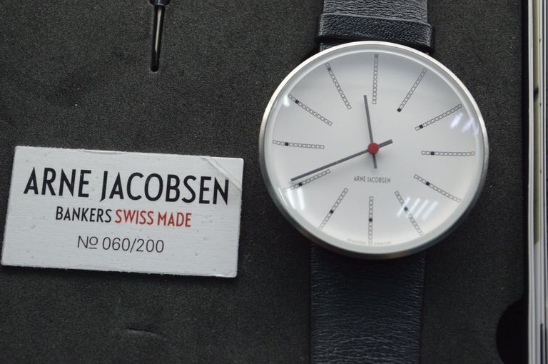 Дешево Arne Jacobsen 57102-0915 з ломбарду