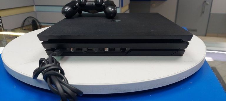 Дешиво Sony playstation 4 pro 1tb с ломбарда
