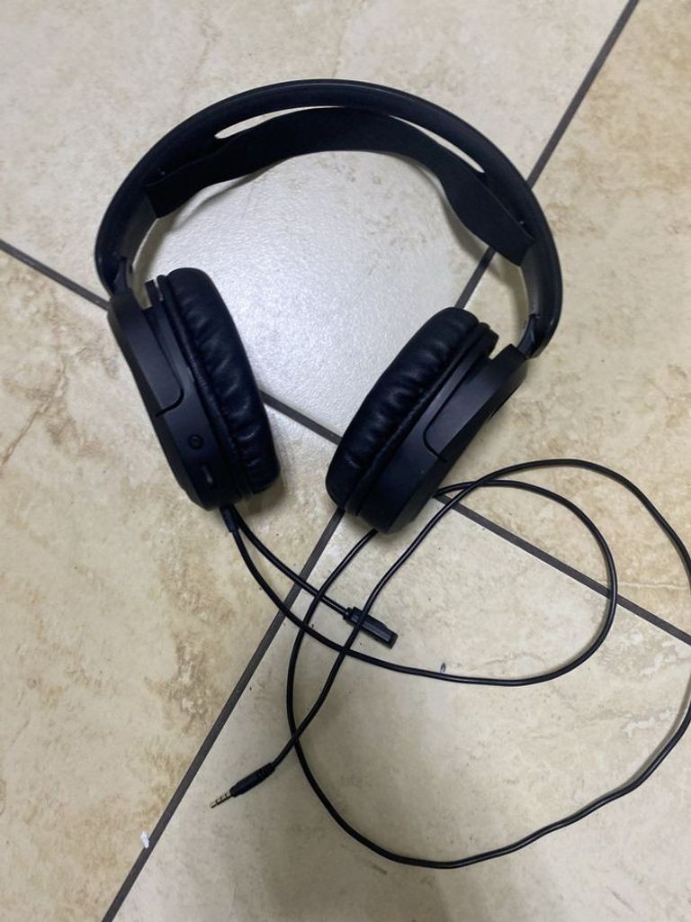 Купити Asus tuf gaming h1 Б/У