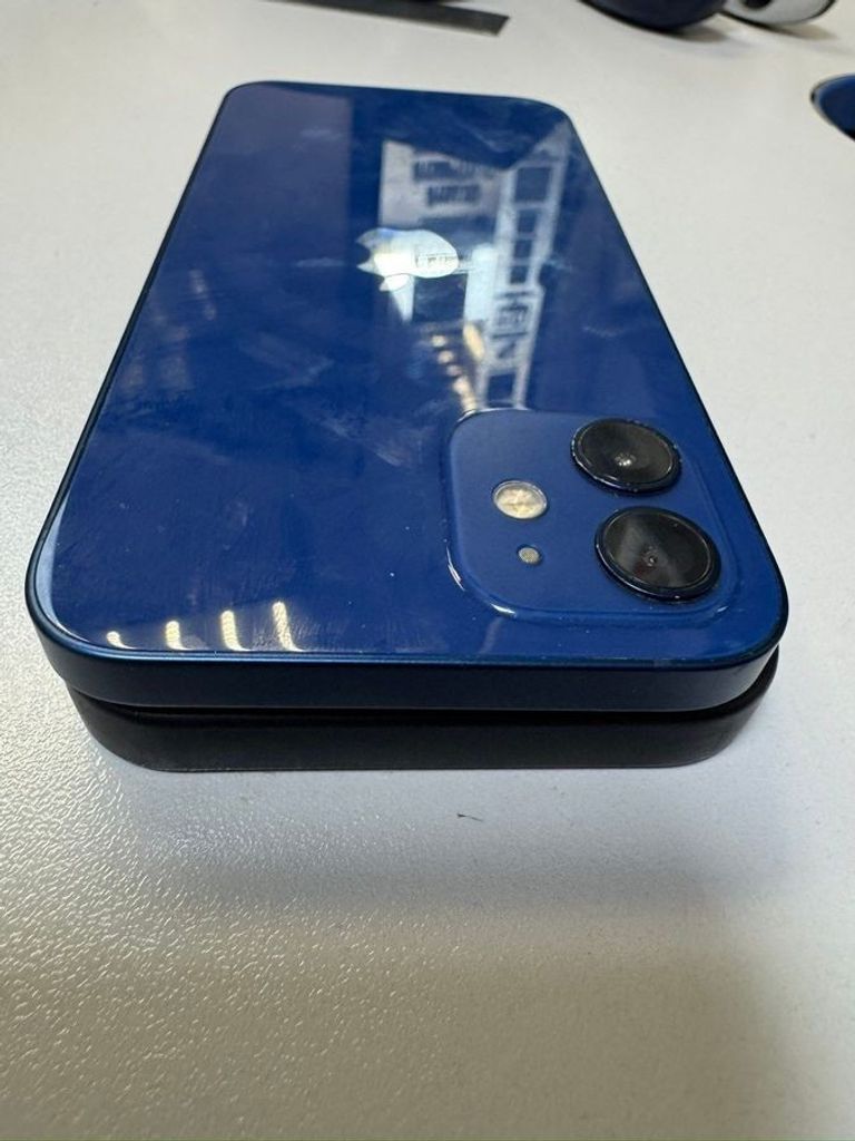 Apple iPhone 12 128GB (PRODUCT)RED Код:01-200858594. Изображение 5