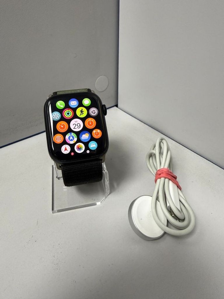 Оголошення Apple watch series 8 gps 45mm aluminum case Б/У