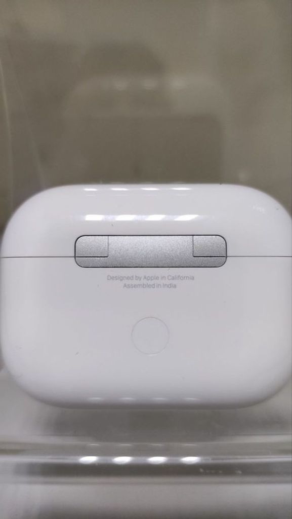 Купити Apple airpods pro 2nd generation with magsafe charging case usb-c Б/У