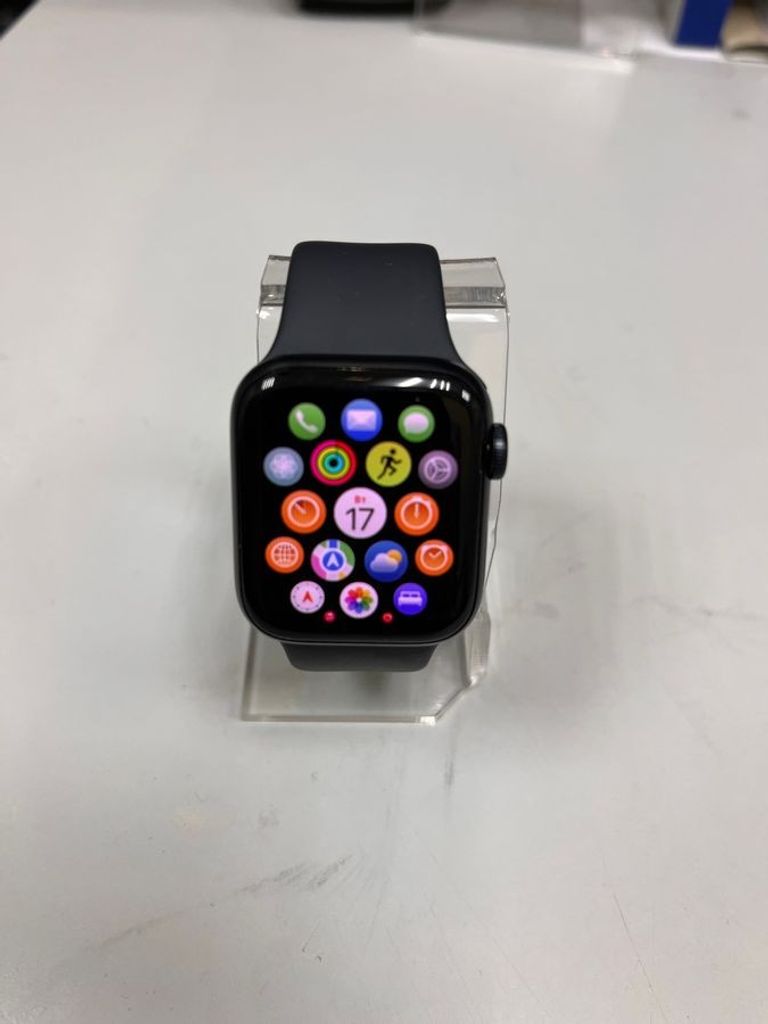 Дешево Apple watch se 2 gps 40mm aluminium case з ломбарду