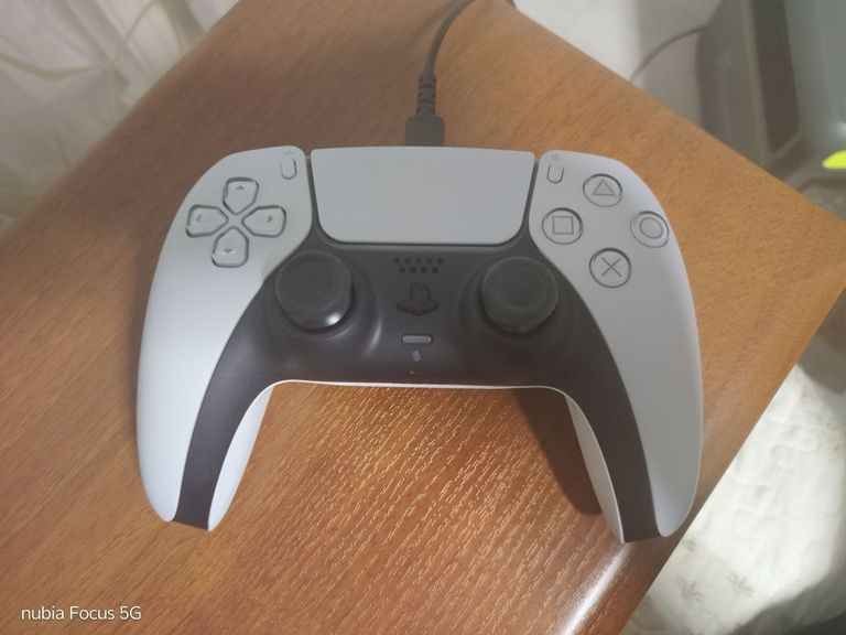 Дешево Sony PlayStation 5 Slim Digital Edition 825GB White (1000040658) з ломбарду