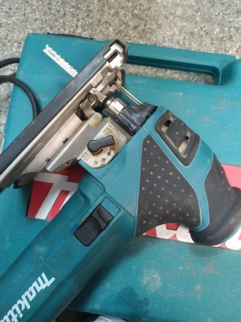 Объявление Makita 4351FCT Б/У